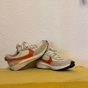 NIKE WAFFLE DEBUT VINTAGE WOMEN'S SHOES